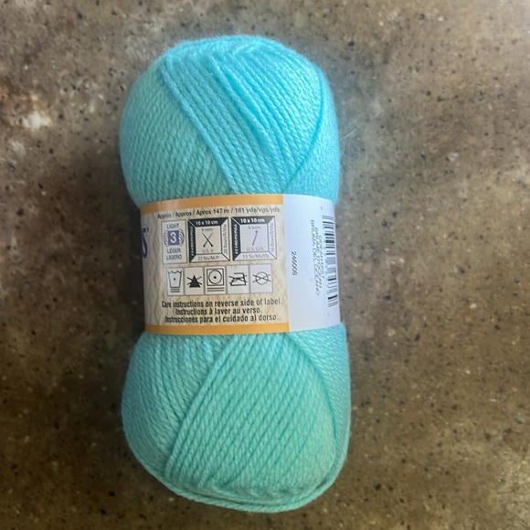 PATONS ASTRA YARN 1.75 oz 161 yds OCEAN MIST - Picture 2 of 4